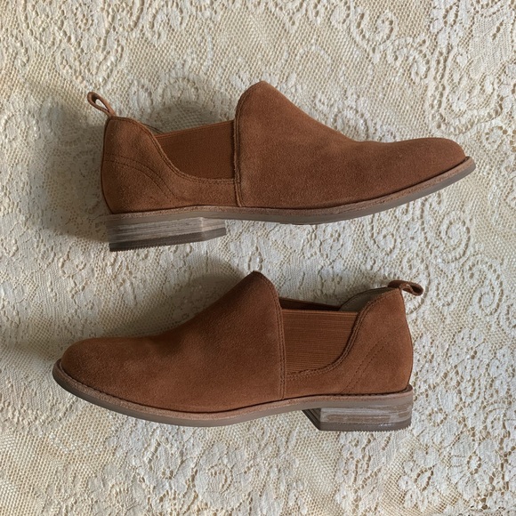 Clarks Shoes - Clarks Camzin Maple Slip-On Suede Bootie Brown
